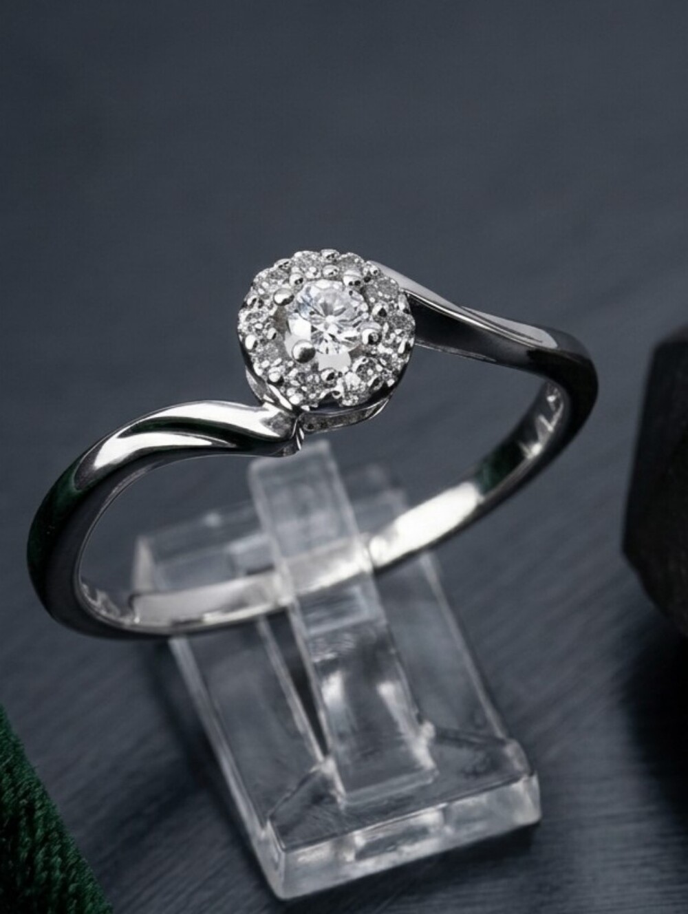 10K Diamond HALO White Gold Ring size 6